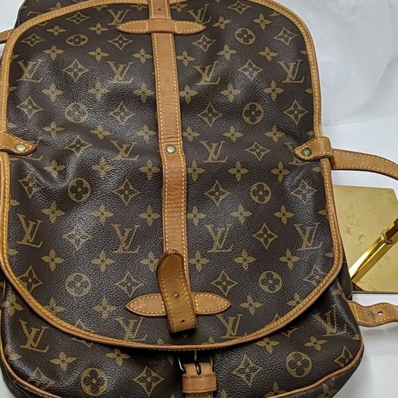 LOUIS VUITTON Monogram Saumur 30 CROSSBODY - Picture 3 of 14